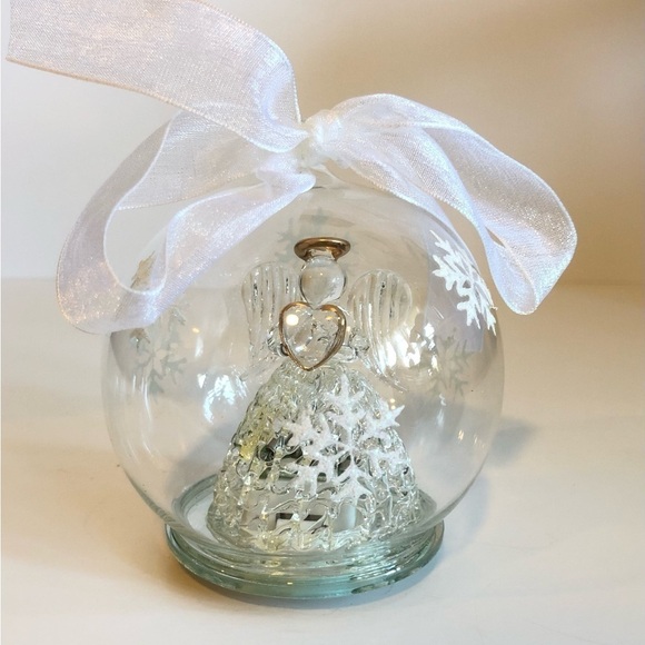 Vintage light up Glass Christmas ornament - Picture 2 of 4